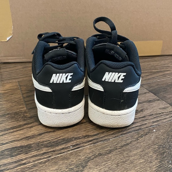 EUC Nike Court Royale Sneakers - Picture 4 of 7